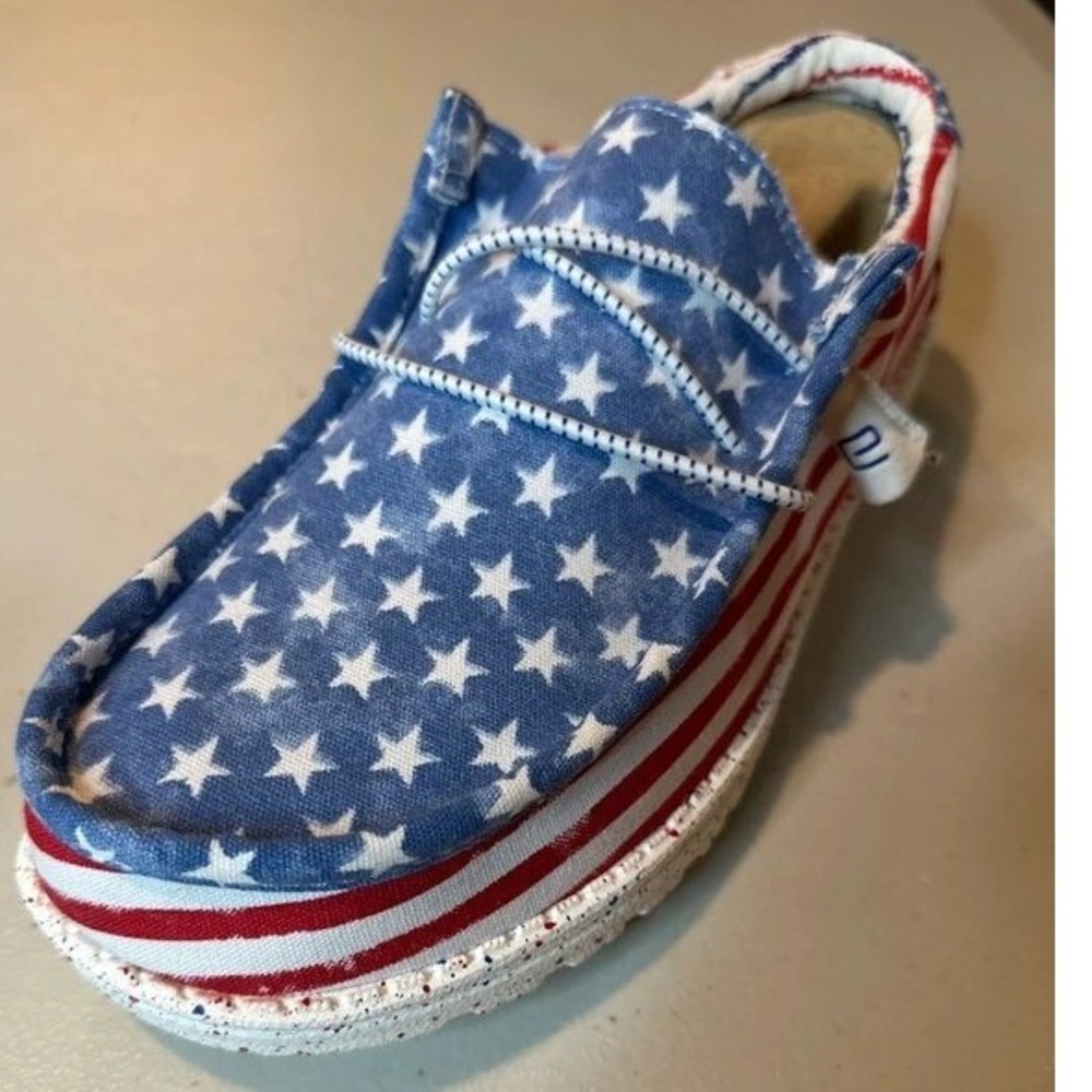 Hey Dude Wally Mens 7 Womens 9 Blue Red White NWT Stars & Stripes Patriotic